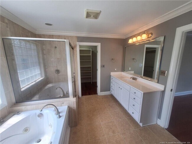 Building Photo - 2083 Broadman Ave