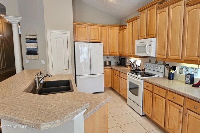 Building Photo - 212 Island Green Dr
