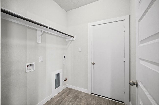 Building Photo - 144 Shining Pt Dr