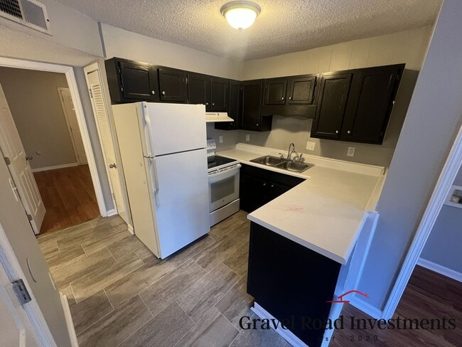 Building Photo - 815 41st Ave E