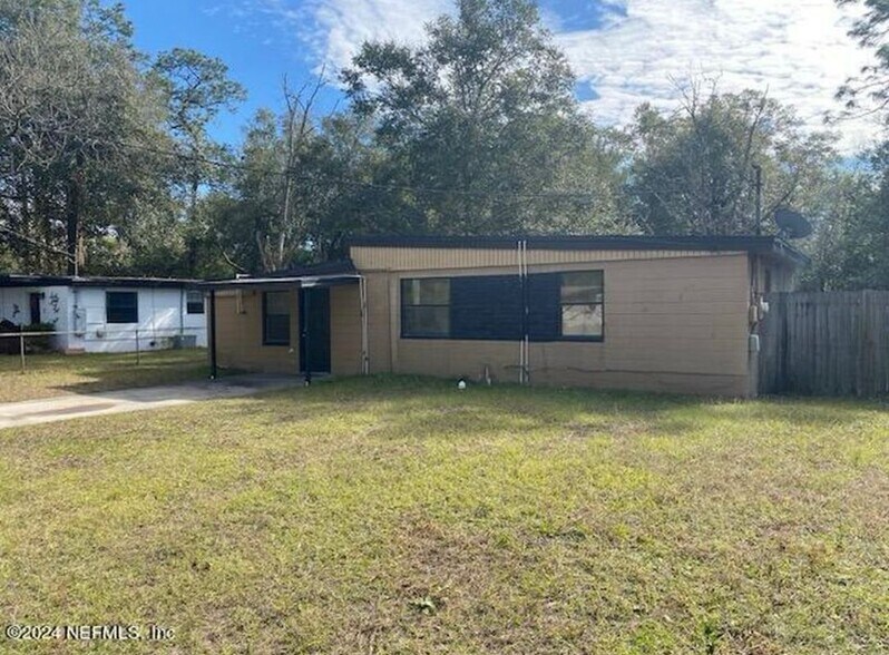 Primary Photo - 10513 Gailwood Cir E