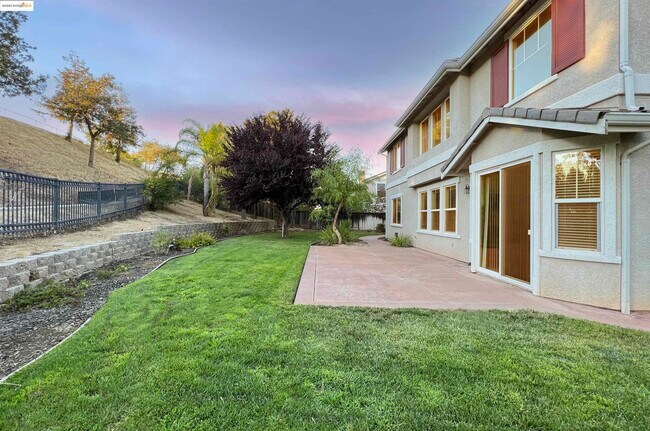 Building Photo - 2765 St Andrews Dr