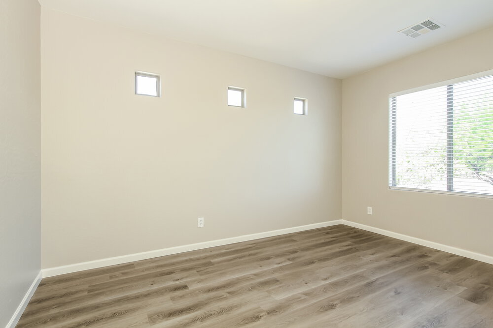 Building Photo - 8944 W Grovers Ave