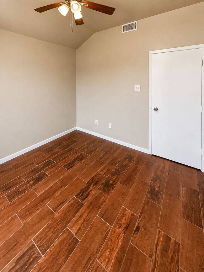 Building Photo - 1804 Moonstone Dr