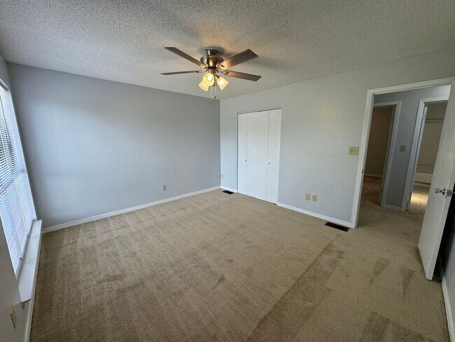 Building Photo - 2810 Villa Woods Cir
