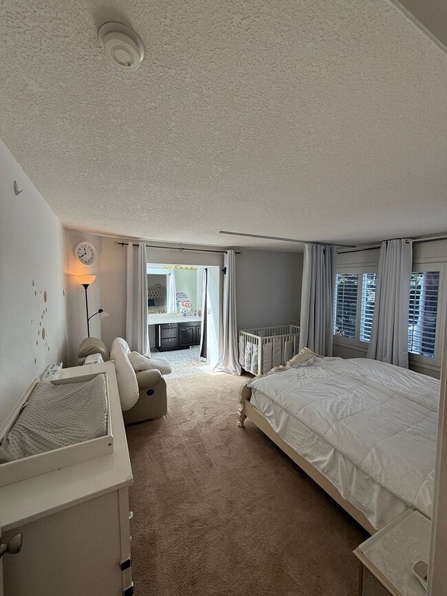 Building Photo - Live at Steamboat Landing – Luxury Riverfr...