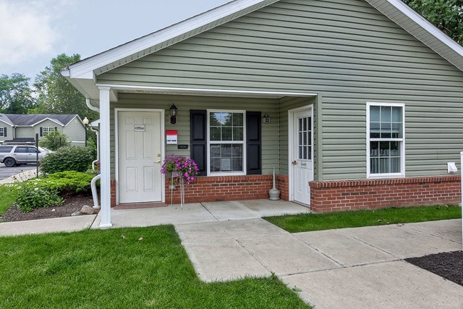 Building Photo - Pembrook Greene