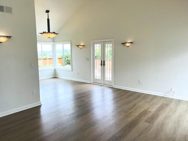 Building Photo - 1420 Tres Hermanas Way