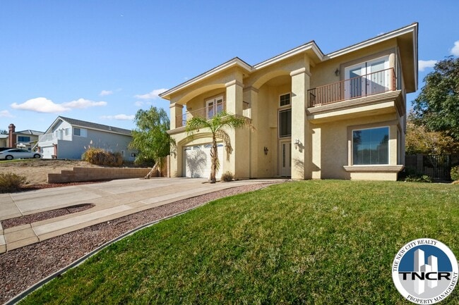 Building Photo - Gorgeous 4 Bedroom | 3.5 Bath