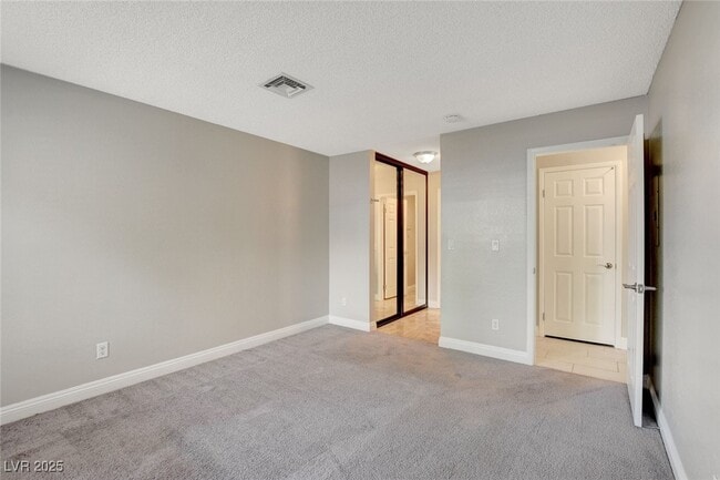 Building Photo - 4700 Nara Vista Way