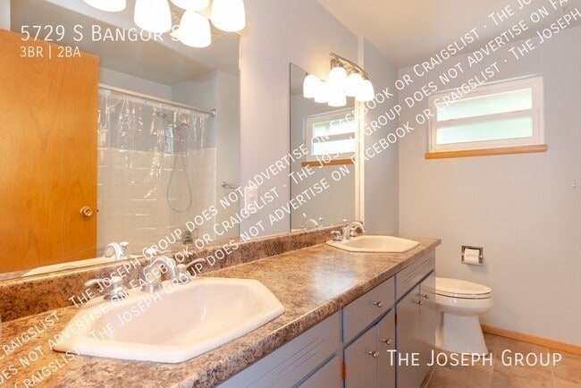 Building Photo - 5729 S Bangor St