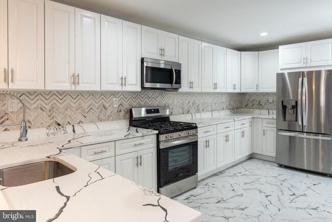 Building Photo - 34 N Paxon St