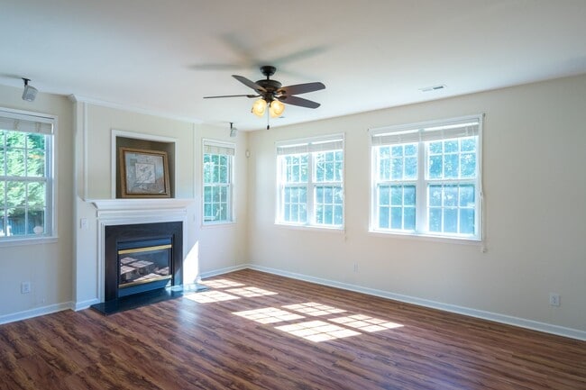 Building Photo - Pet-Friendly! Ballantyne/Blakeney, 4 bedroom-2.5 bath home on beautiful cul-de-sac lot