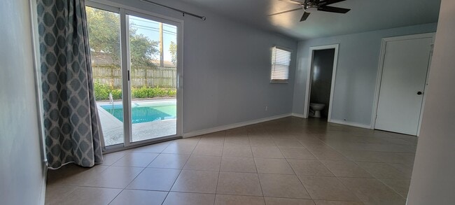 Building Photo - 2272 NE Tropical Way