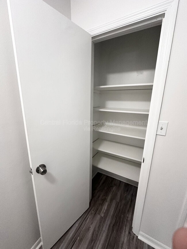 Building Photo - 501 Yellowwood Ct