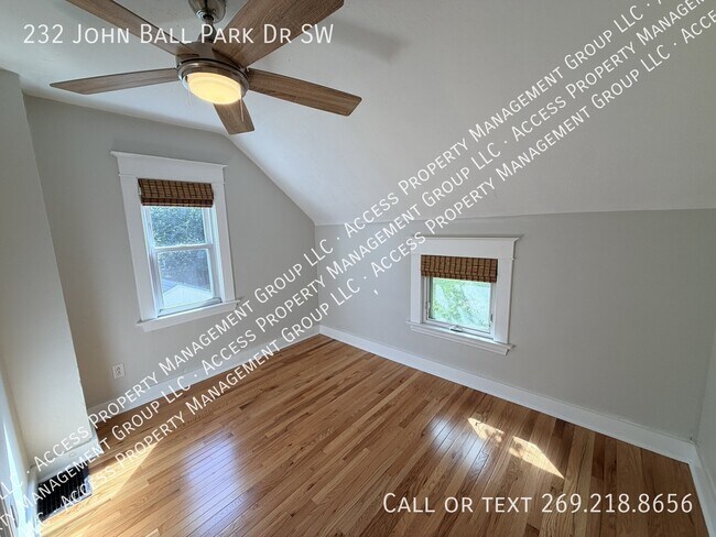 Building Photo - 232 John Ball Park Dr SW