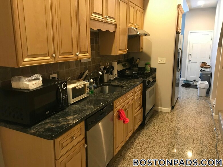 Building Photo - 45 Allston St