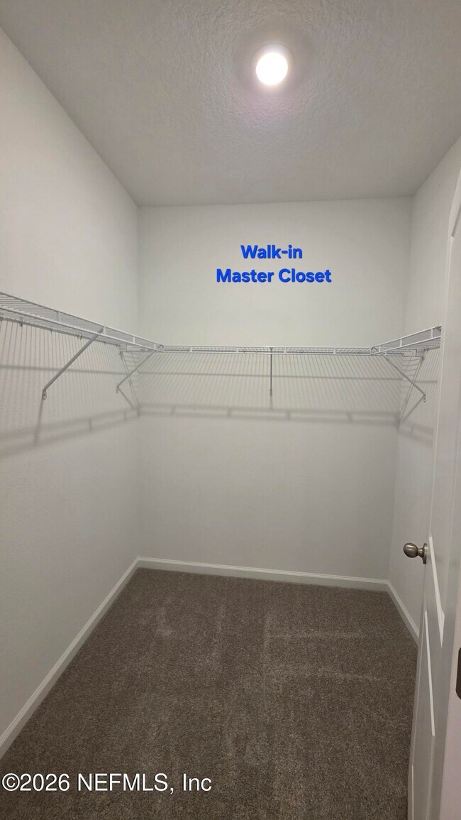 Building Photo - 644 Farmfield Dr