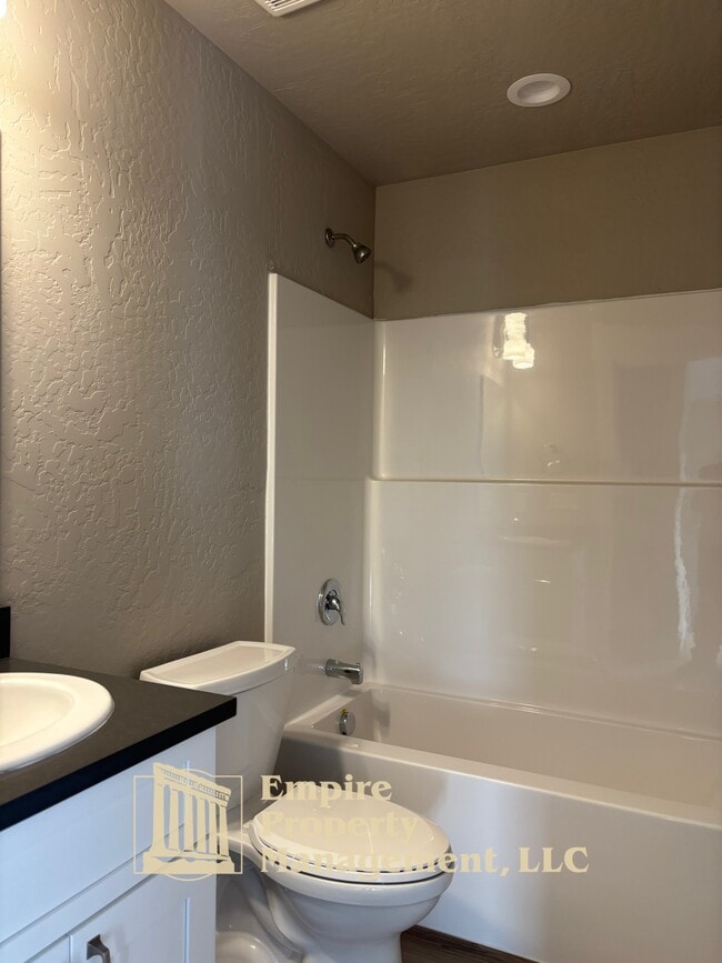 Building Photo - 1656 Irvine Wy