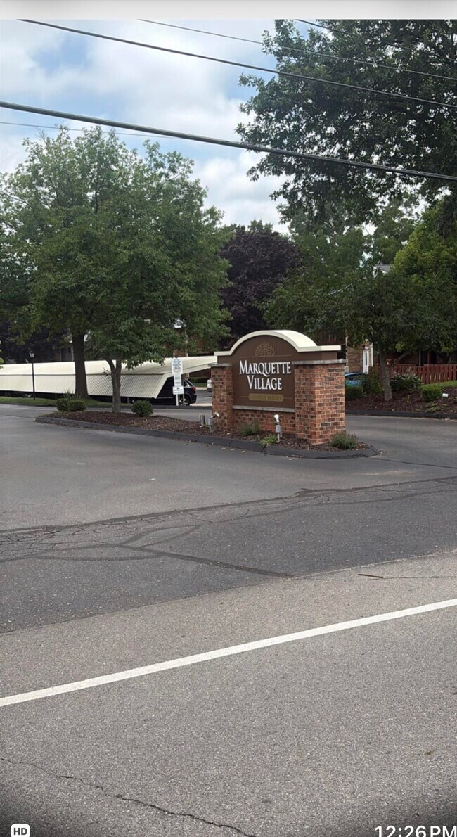 Building Photo - 1695 Shoemaker Dr