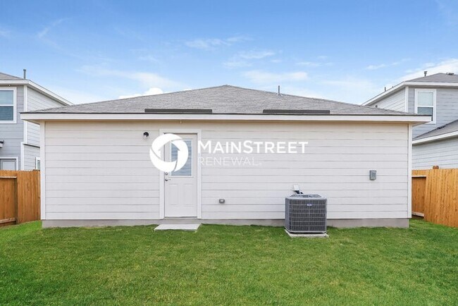 Building Photo - 3 Bedroom Pet-Friendly Home in New Braunfels, TX with Main Street Renewal