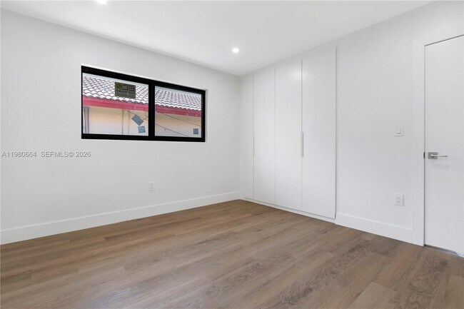 Building Photo - 8951 Byron Ave