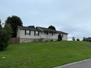 Building Photo - Comfort, Convenience, and Great Location!!