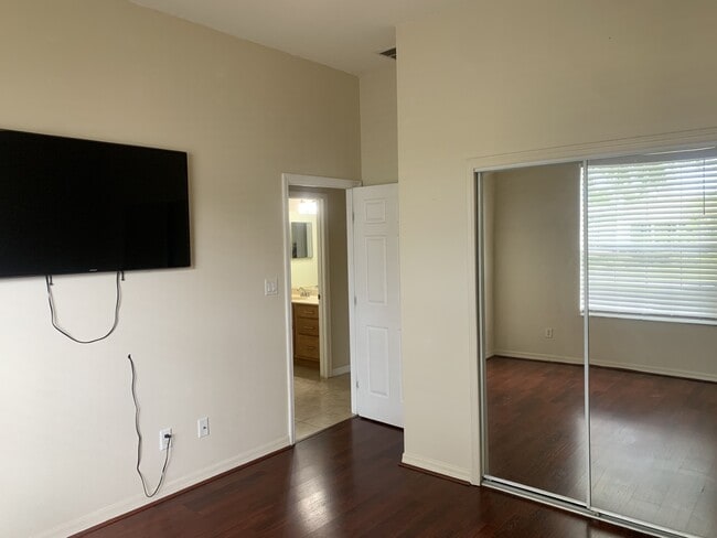 Building Photo - 3741 Woodleaf Ct