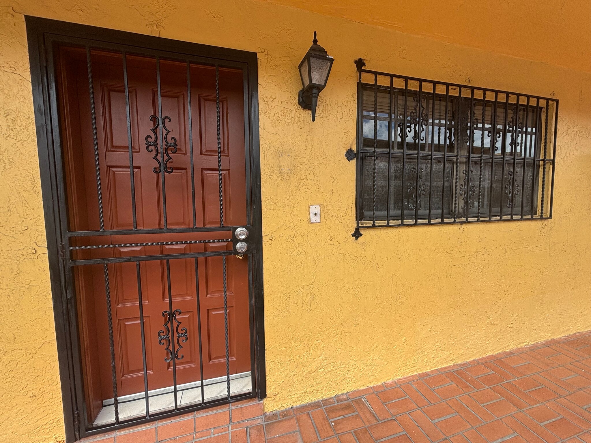 Exterior - 1331 W 51st Pl