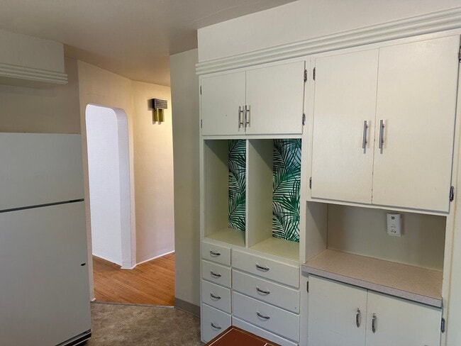 Building Photo - Large 4 bedroom 2 bath house in a great ne...