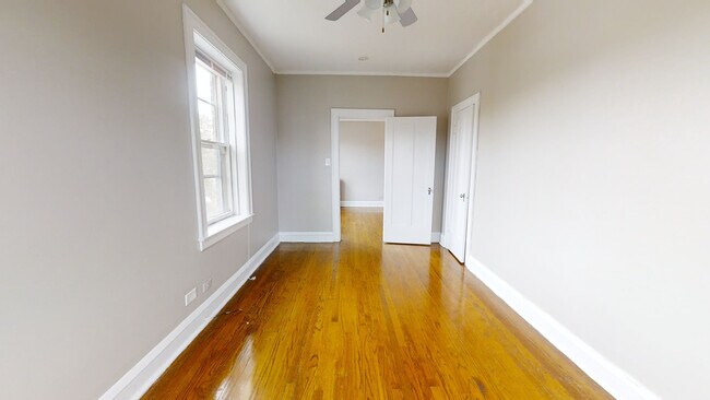 Building Photo - 232 Elmwood-2N