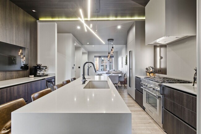 Building Photo - 1236 N Cleaver St