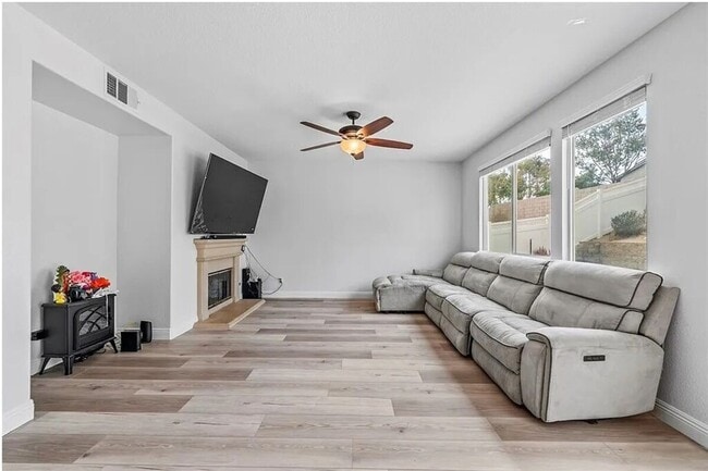 Building Photo - 23426 Mariner Way