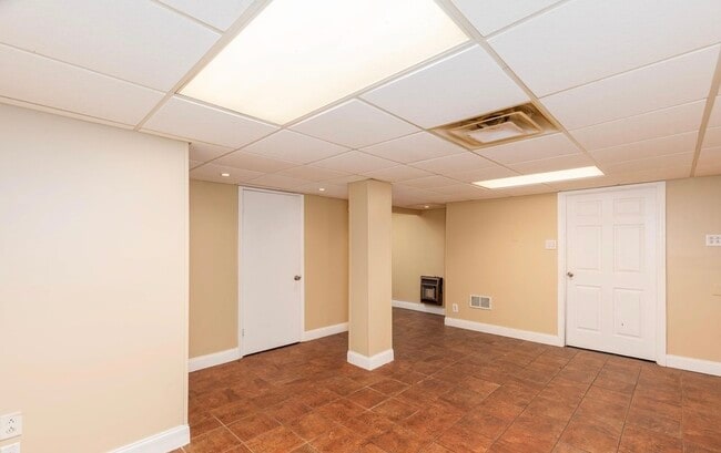 Building Photo - 2517 Wright Cir