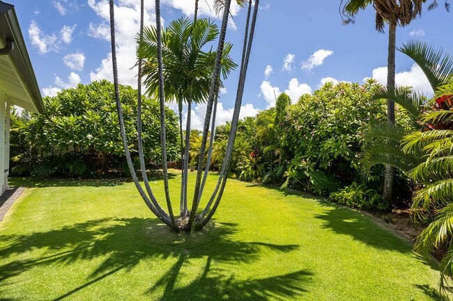 Building Photo - Renovated Kahala Retreat: 3-Bed Home + Stu...