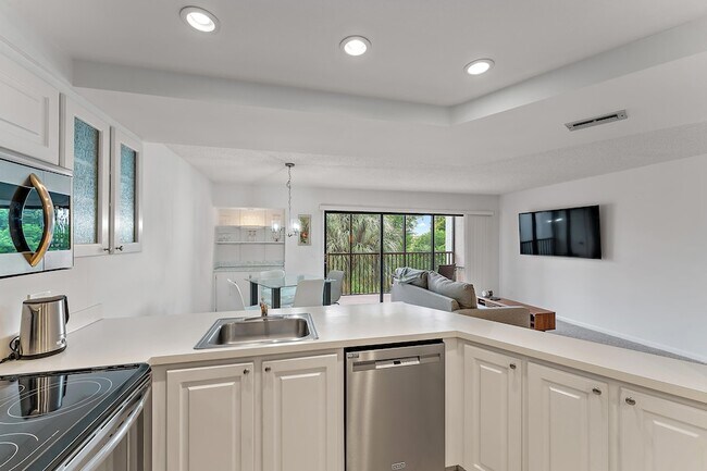 Building Photo - 1605 S US Hwy 1