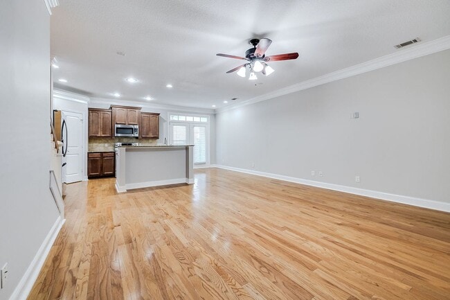 Building Photo - Spacious 4BR Townhome with Elevator in the Heart of Pooler