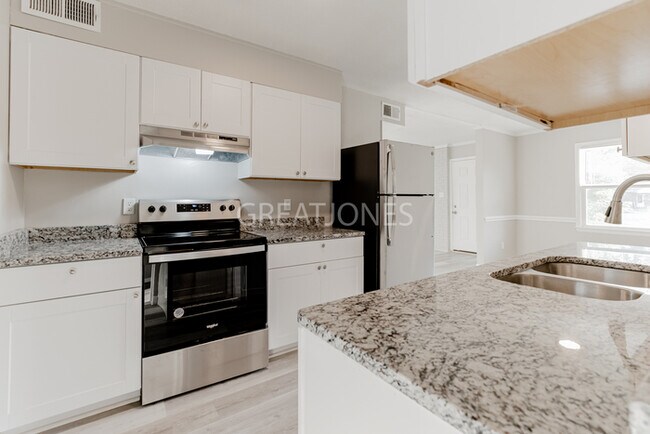 Building Photo - Charming 3 Bedroom in Raeford!