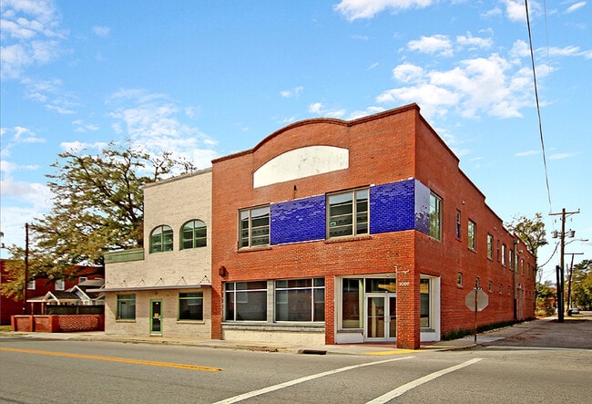 Building Photo - 2000 Reynolds Ave