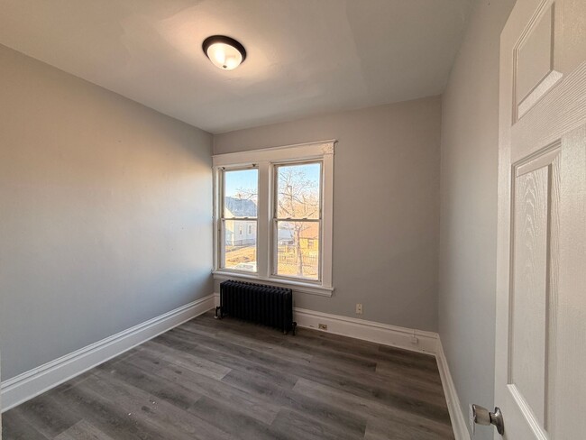 Building Photo - 6800 Sheridan Rd