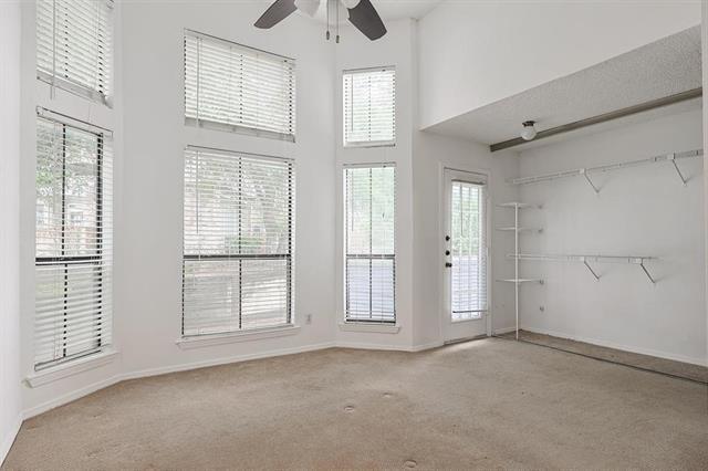 Building Photo - 3420 Country Club Dr W