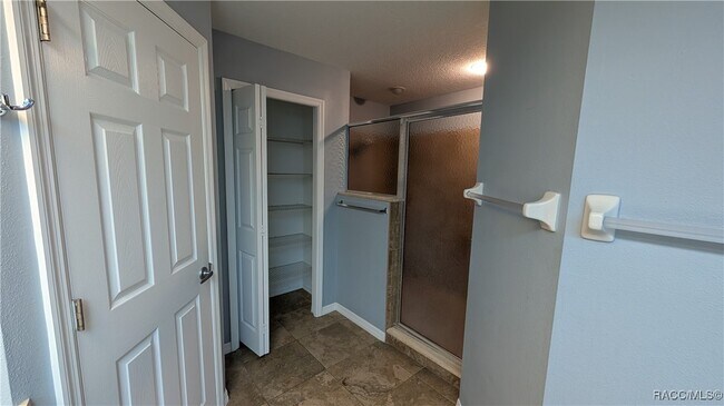 Building Photo - 1243 S Rock Crusher Rd