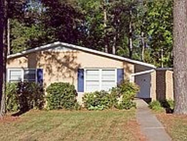 Building Photo - Charming 3BR, 2BA & Convenient Living on North Duke Street