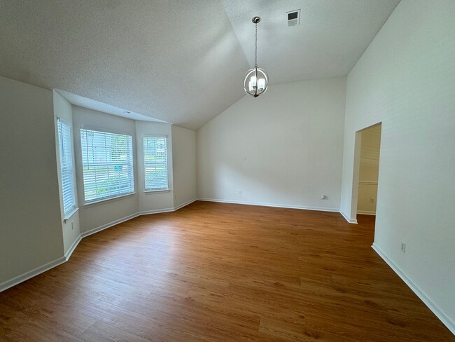 Building Photo - 6718 Pole Creek Dr