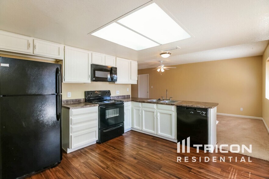 Building Photo - 8948 W Heatherbrae Dr