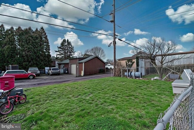 Building Photo - 220 Railroad Ave