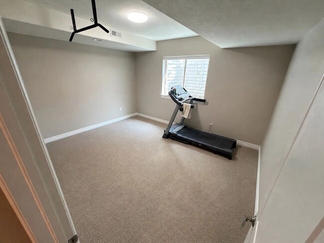 Building Photo - Bright Corner-Lot Home in Desirable Niwot Neighborhood