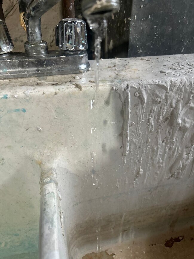 Building Photo - Nice 2Br house with or without voucher