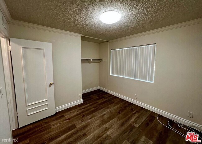 Building Photo - 5 br, 3 bath House - 13766 Paddock St