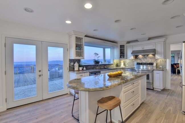 Building Photo - $14995 - Stunning Valley Views from Los Gatos/Monte Sereno Hills, 5 Bd / 3 Ba - **COMING SOON**